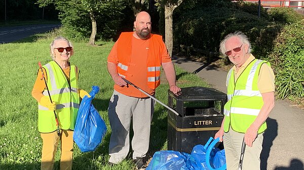 Candidate Mark Tomes litter picking with Liberal Democrat Members
